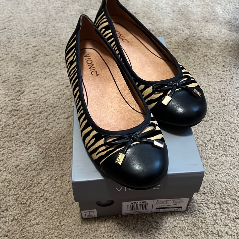 Vionic animal print ballerina flats
